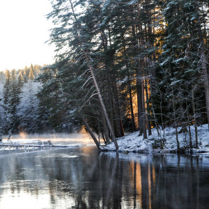 Sälboda Gård – Älven, vinter, solljus